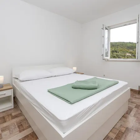 Beautiful In With Harbor View Apartment Donji Vinjani